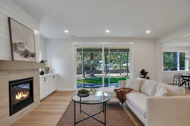 Example of a minimalist living room design in Other