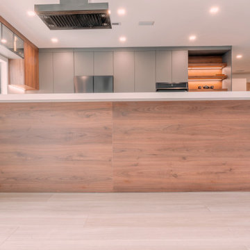 Dreaming of a Modern Kitchen The Fusion of Wood and Grey Lacquer