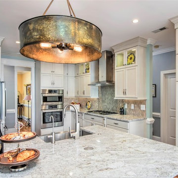 Classic Kitchen in Villa Marshmallow finish