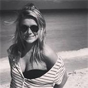 Gabrielle Dulude's photo