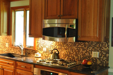 Example of a classic kitchen design in New York