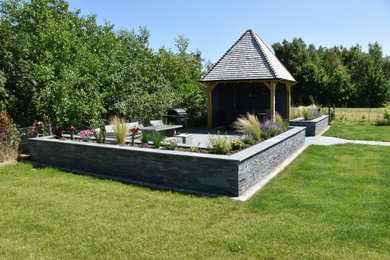 Modern country garden - Clathymore.