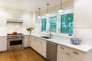 Example of an arts and crafts kitchen design in San Francisco
