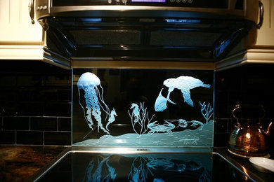 Example of a kitchen design in Charleston