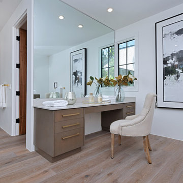FARMHOUSE IN ENCINO