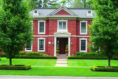 This is an example of a traditional landscaping in Detroit.