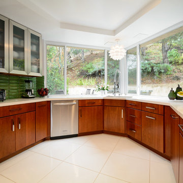 Modern Spacious Kitchen Remodel with Movable Island