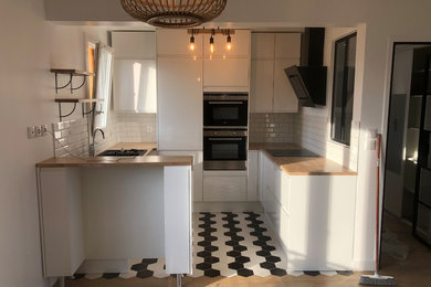 Réalisation d'une cuisine design.