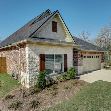 Craftsman Style home in Castlegate