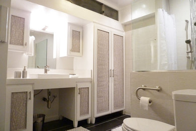 Bathroom - contemporary bathroom idea in Los Angeles
