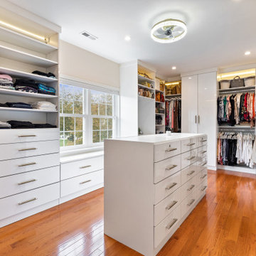 Bright & Fascinating Master Bathroom in Ashburn VA