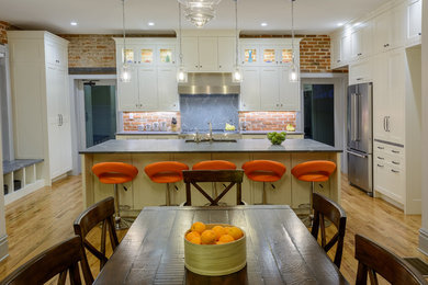 Kitchen - traditional kitchen idea in Denver