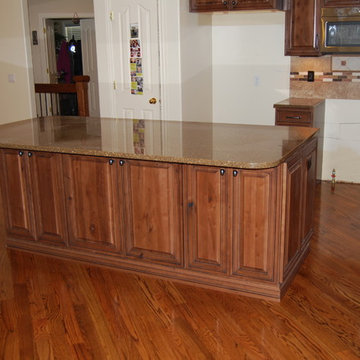 Tuscany Knotty Maple Kitchen