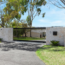 Hotham Tumbled Limestone Crazy Paving at Sunrise Beach - Home Fencing & Gates
