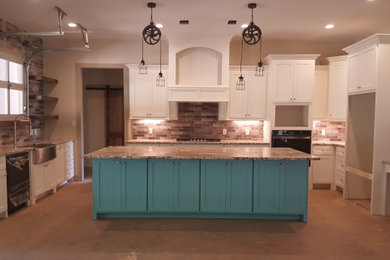Kitchen - transitional kitchen idea in Austin