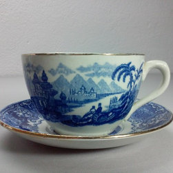 lote de cuatro tazas de desayuno de cer&aacute;mica Pickman. Modelo vistas azul. Princi - Teacups