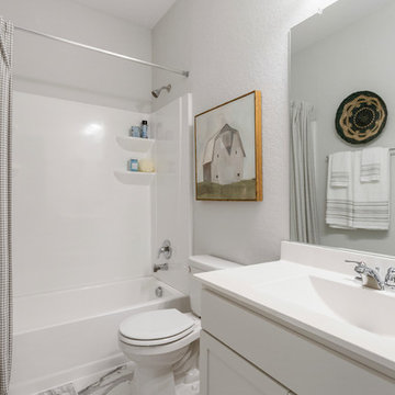 San Antonio, Texas | Paloma - Landmark Meyerson Secondary Bathroom
