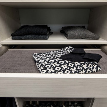 Bianco Walk-In Closet Display - Campbell Showroom