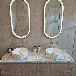 Casa Avalon - Products