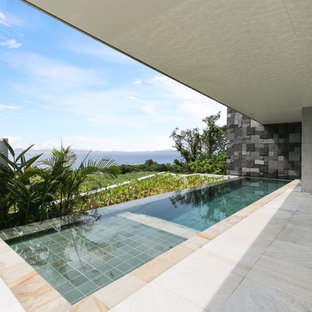 他の地域のモダンスタイルのおしゃれなプールの写真