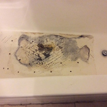 Fiberglass bathtub floor repair - South Austin, TX