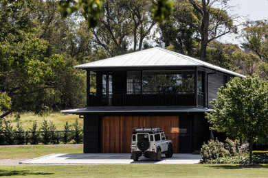 Country garage in Wollongong.