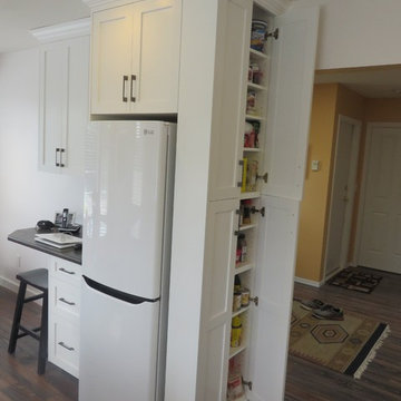 Contemporary White Shaker (Stephenson Point, Nanaimo)