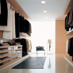 ubik walk-in closet hr - Closet Storage