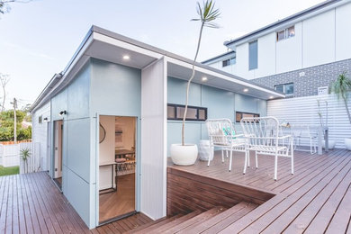 Mid-sized contemporary backyard deck in Newcastle - Maitland.