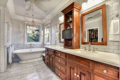 This is an example of a transitional bathroom in Sacramento.