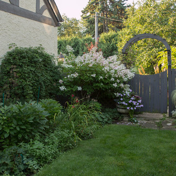 My Houzz: A Canadian Garden Is Well-Prepared for the Cold Weather Ahead
