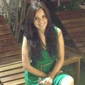 Sara Ponces foto