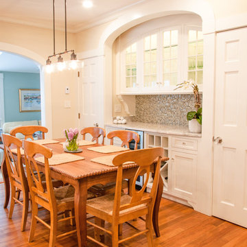Traditional Dining Room with Built-In Bar and Arched Opening – North Shore MA