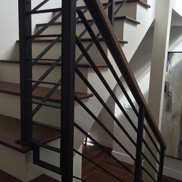 Horizontal Black Flat Bar Railing