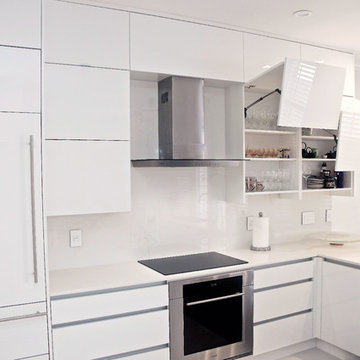 High Gloss Acrylic Kitchen featuring Dekton Countertop