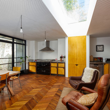 High-ceiling 4 bedroom multi-level Holiday Home in Ramsgate, Kent