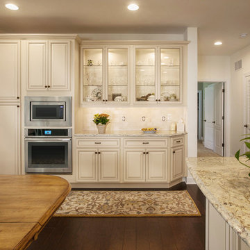 Vintage Style in Antique White is a Rock Star!