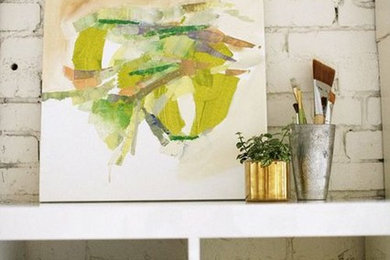 Example of a minimalist home office design in Seattle