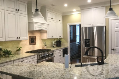 Kitchen photo in Atlanta