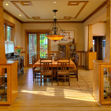 Arts & Crafts Style Dining Room