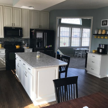 Refacing—cabinets to the ceiling-quartz and splash