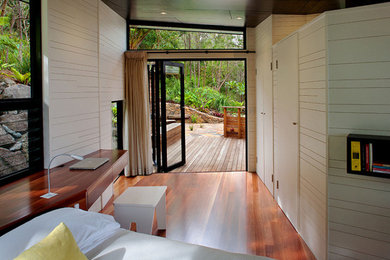 Contemporary entryway in Gold Coast - Tweed.