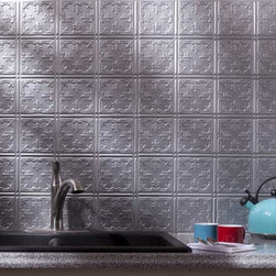 Fasade Traditional 10, Argent Silver - Home Decor