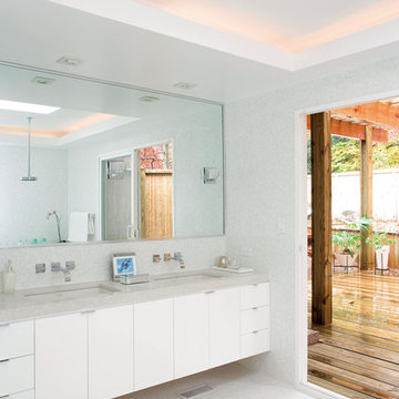Modern white bathrooms with custom mix mosaic mix