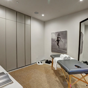 Gym / massage room