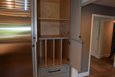 Example of a transitional home design design in San Francisco