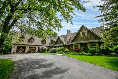 Cottage exterior home photo in Toronto