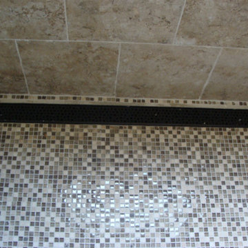 Warm neutral bathroom