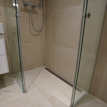 Aus einem Badezimmer wird ein Duschbad in München Bogenhausen