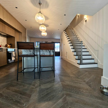 Project #112 | Traditional Staircase with Continuous Rail System